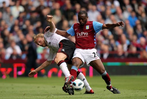 维拉公园球场见证阿斯顿维拉逆袭埃弗顿