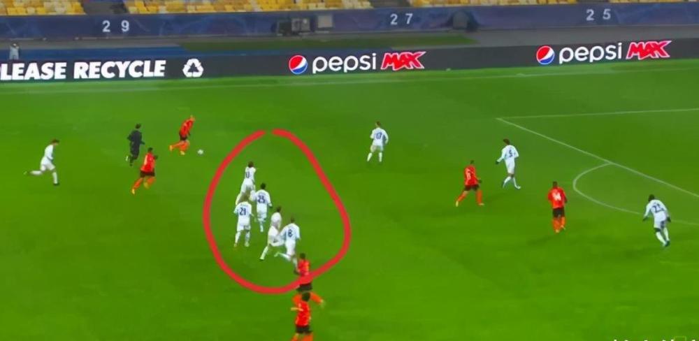 第戎进攻多点开花,团队配合流畅攻克魔鬼主场