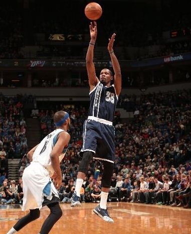 爱德华兹三分绝杀森林狼险胜勇士冲击前四