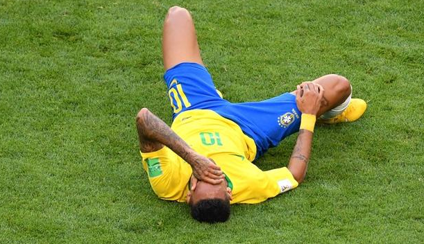 纽伦堡门将神勇发挥,多次扑救确保城门不失